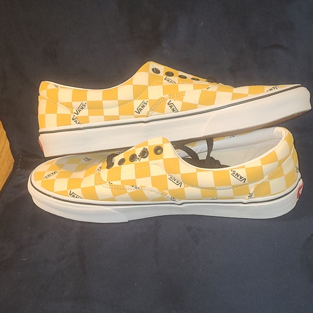New Vans "Era" logo checks Size  11.5 men equals 13 women - Picture 7 of 7